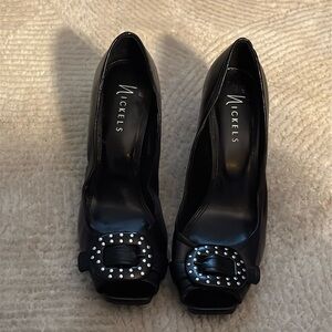 Nickels black slide open toe buckle studded buckle detail heels shoes Sz 8